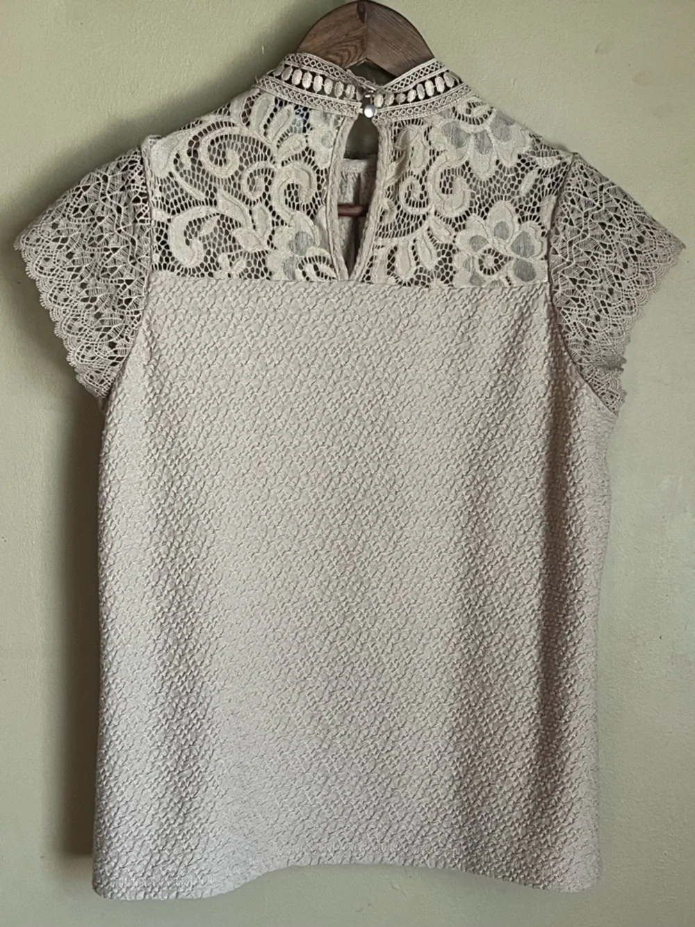 Cable & Gauge Lace Trim Sleeveless Top - Cream - Picture 4 of 4